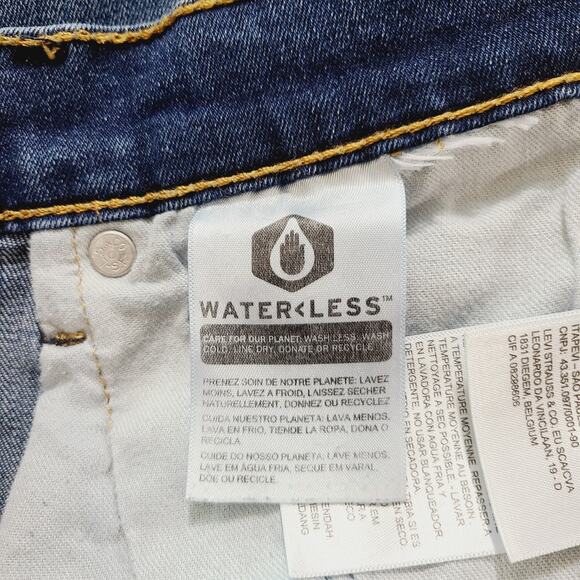 Levi's 502 Tapered Leg Dark Wash Men's Jeans Size 31X32, PRE-OWNED - Picture 11 of 11